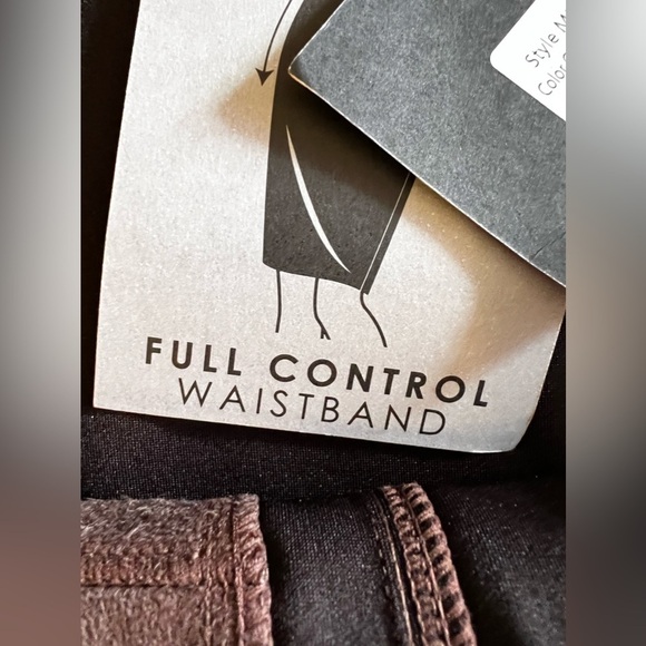 Marc New York Burgundy Velvet Faux Leather mini  Skirt XL  polyester spandex - Picture 15 of 16